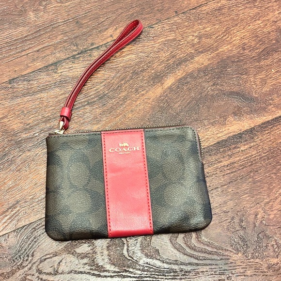 Coach zip wristlet - Picture 1 of 3